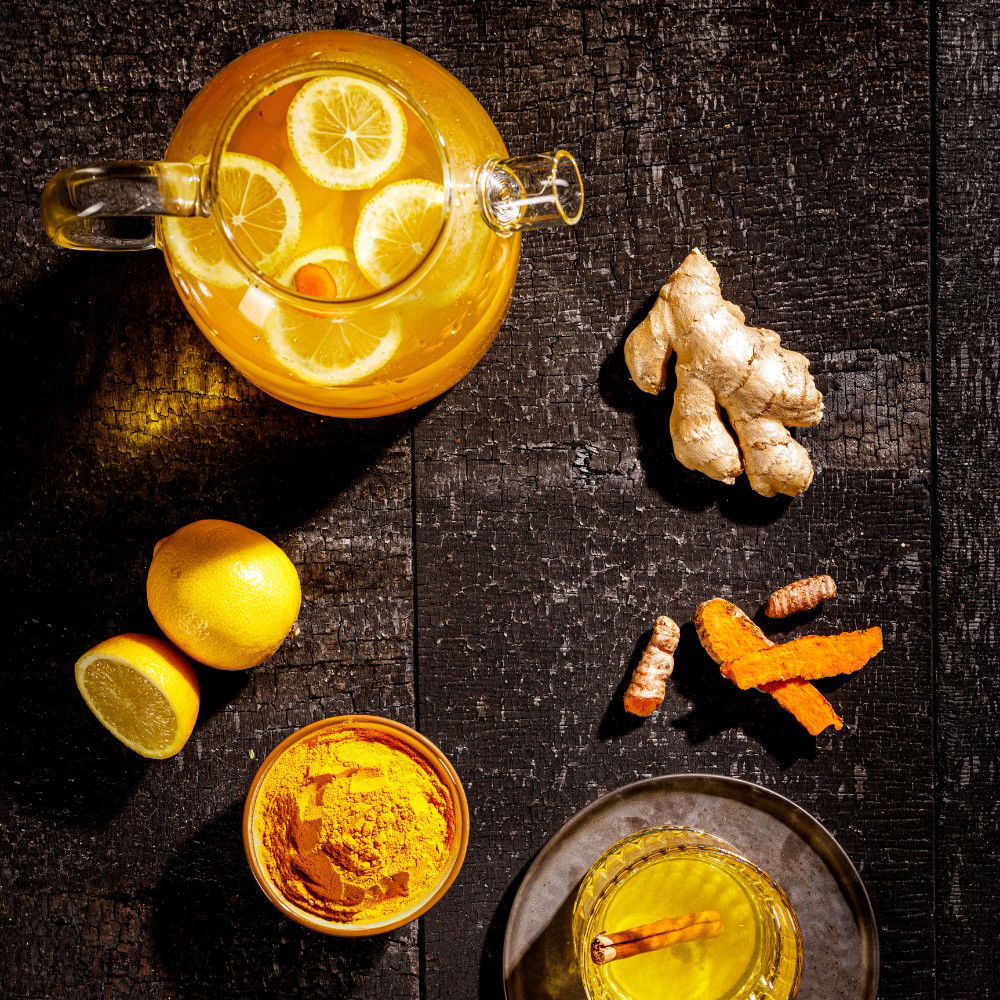 Kurkumathee met citroen, gember en kaneel