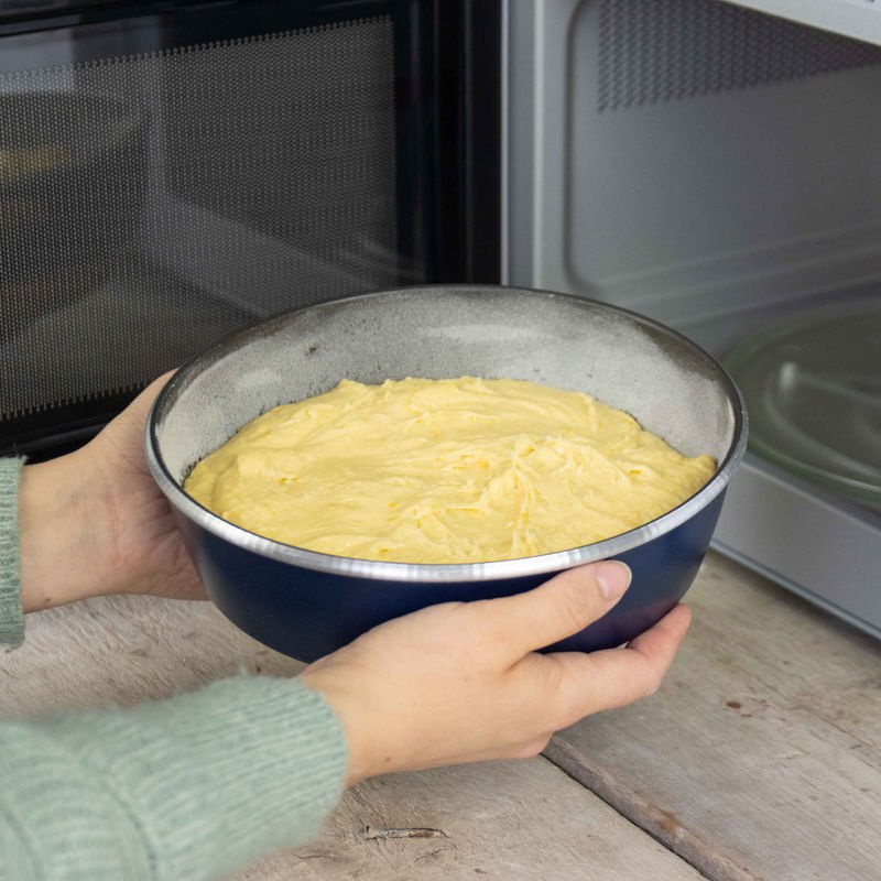 Naked cake met sinaasappel en bosvruchten