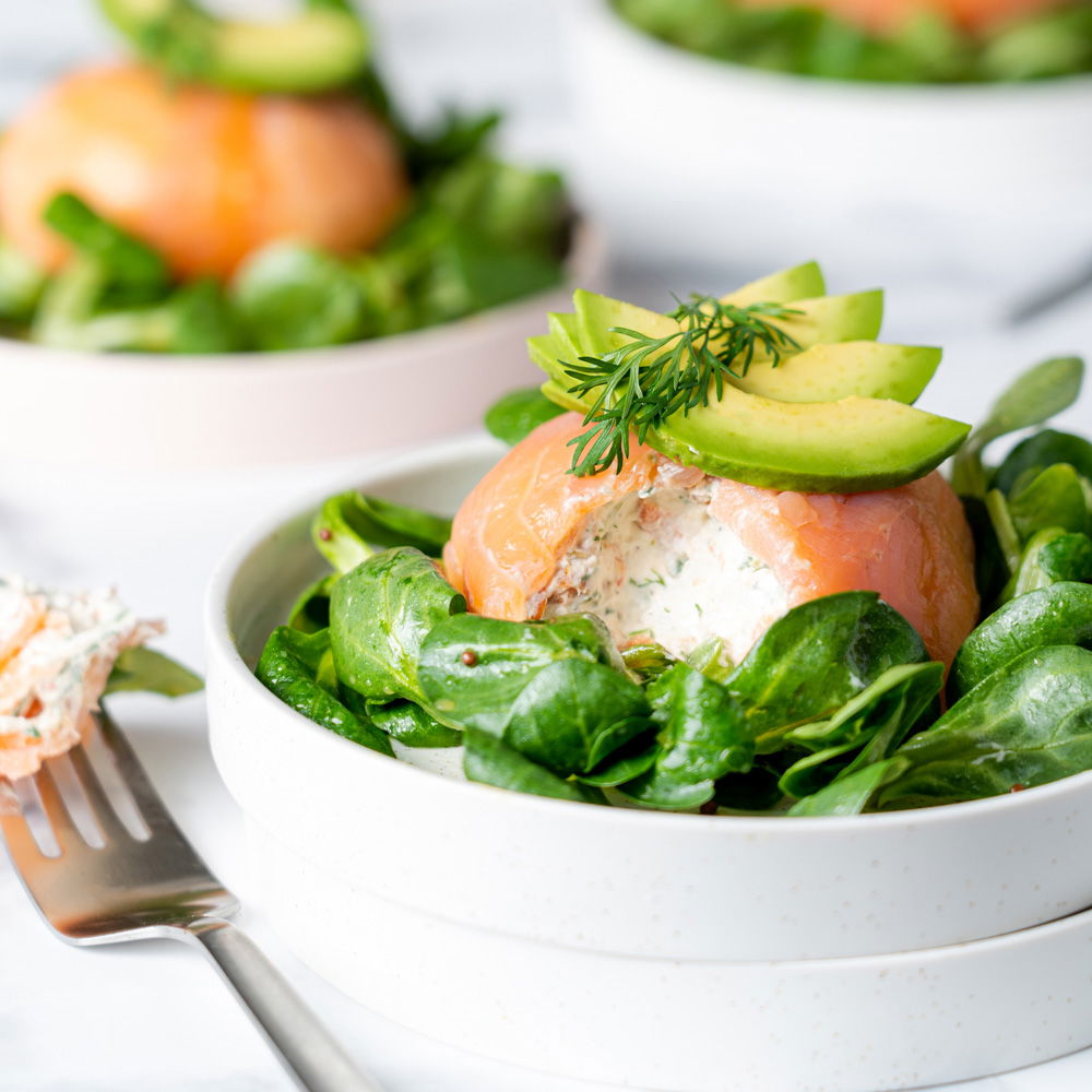 Zalmbonbon Met Kruidenroomkaas En Honing Mosterd Dressing