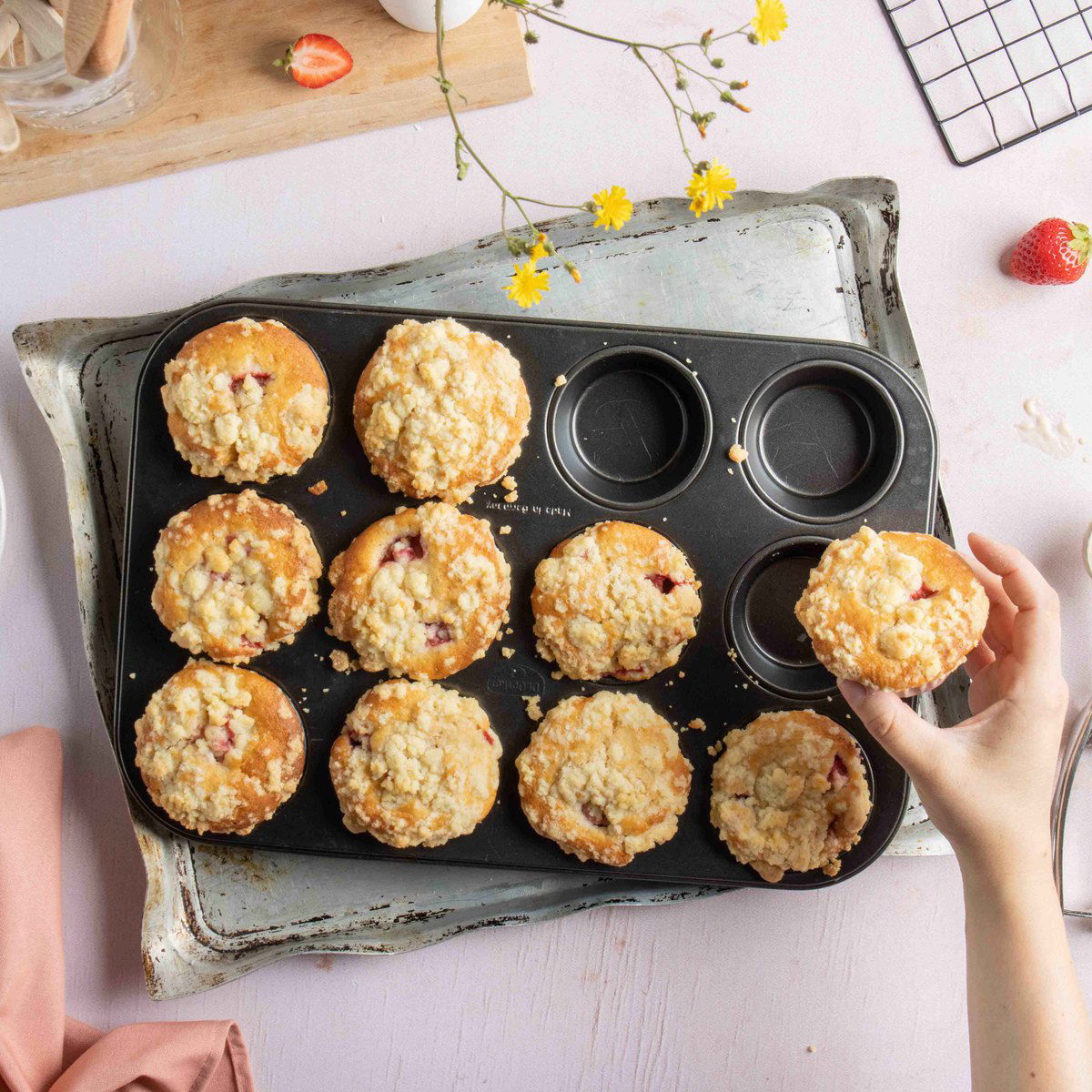 Aardbei crumble muffins