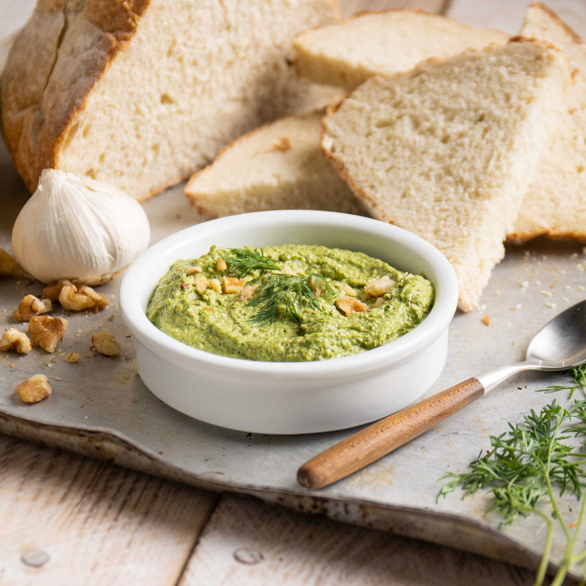 Dillepesto met walnoot en ricotta