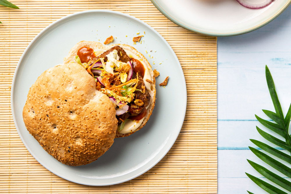 Frikandelburger Eastern style