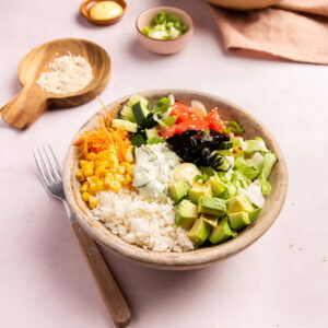 Vegetarische poké bowl met watermeloen