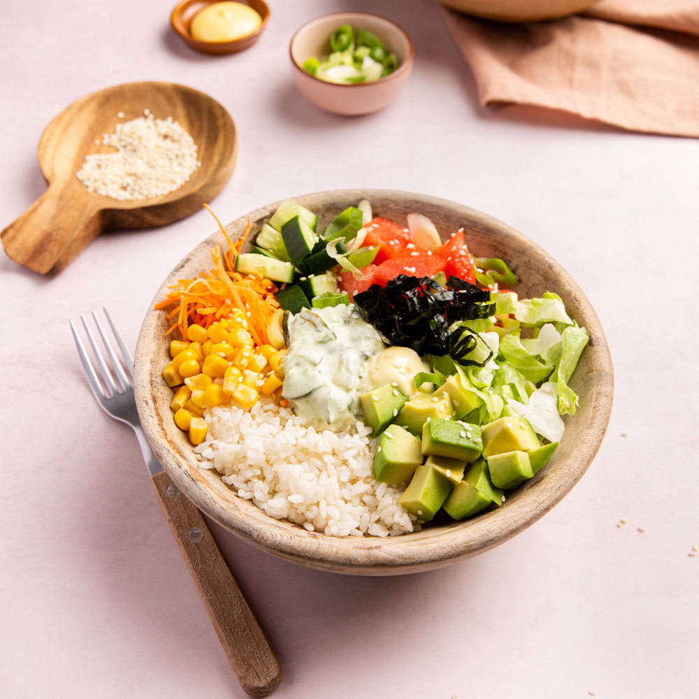 Vegetarische poké bowl met watermeloen