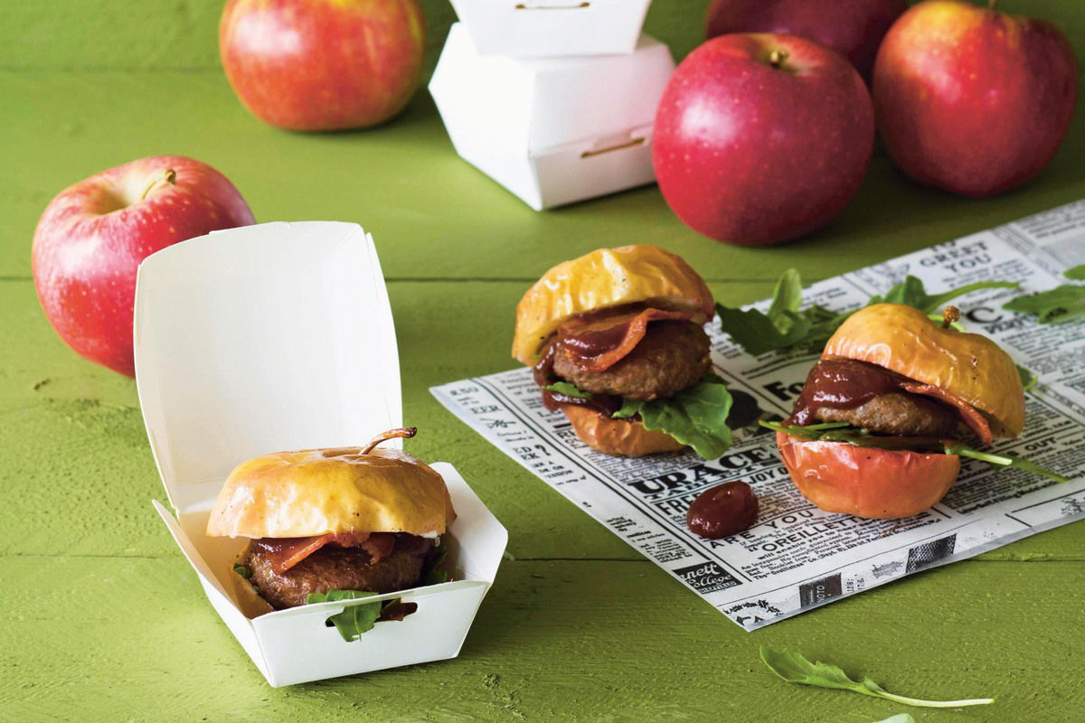 Appelburger Met Spek En Bbq Saus