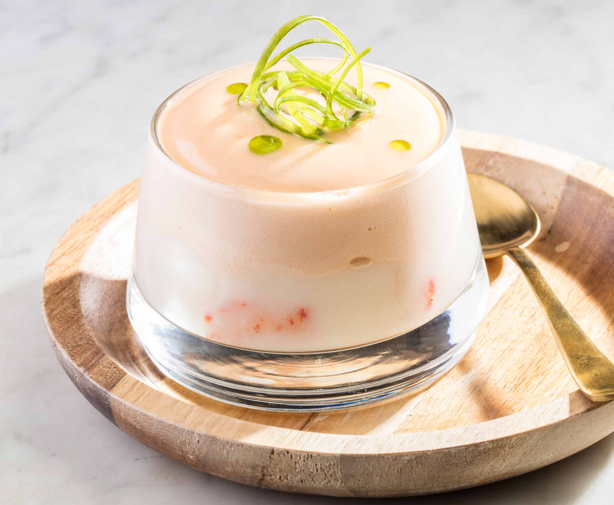 Asperge Cappuccino Met Een Schuim Van Rivierkreeftjes En Bieslookolie