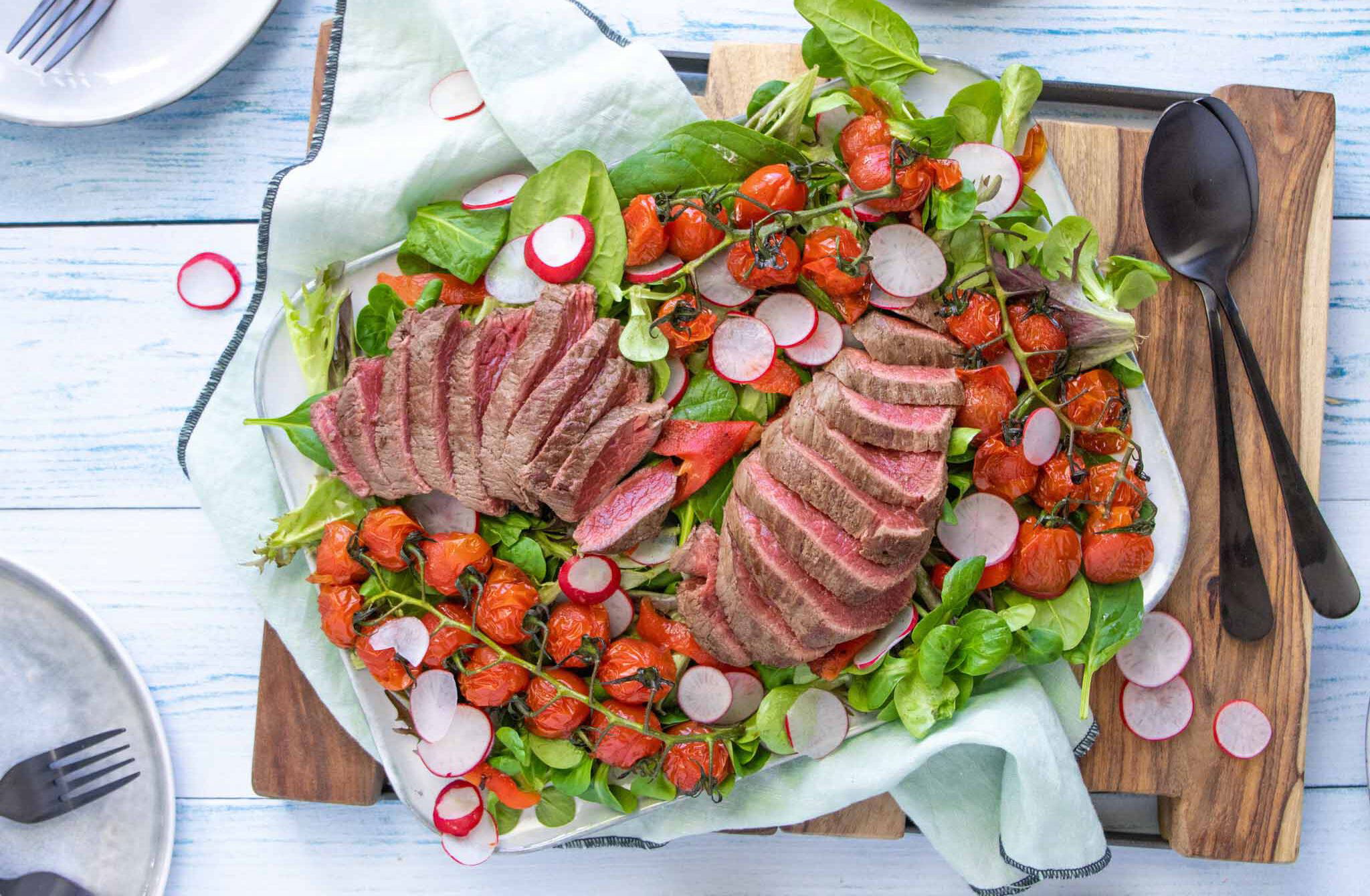 Biefstuksalade Met Gepofte Tomaatjes