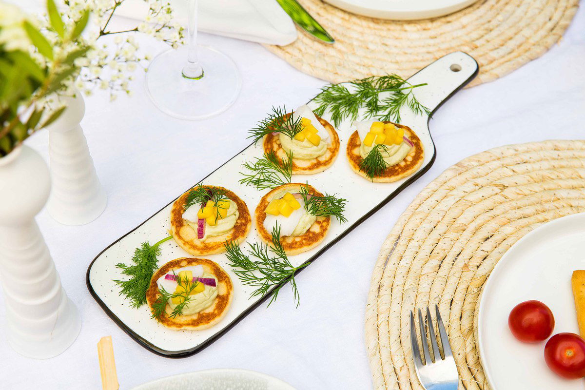 Blinis Met Ceviche Avocadocreme En Mango