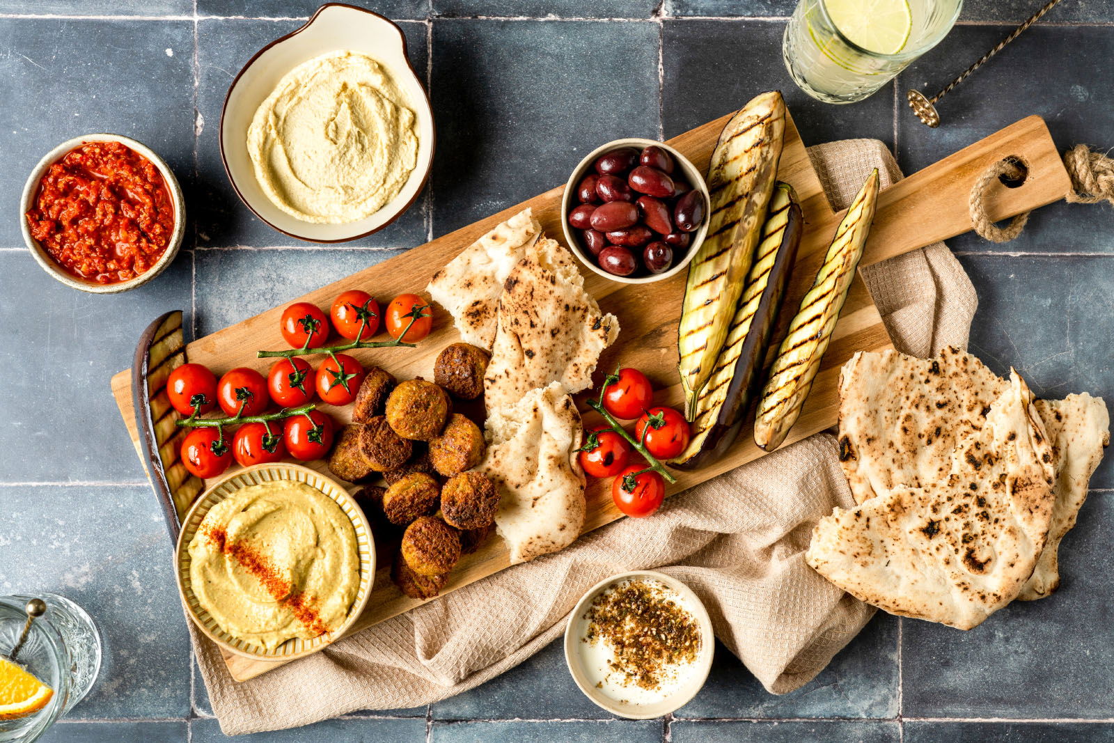 Borrelplank Met Mediterrane Mezze