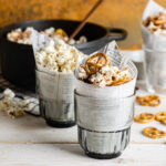 Chocolade-pretzel popcorn & knoflook-Parmezaan popcorn