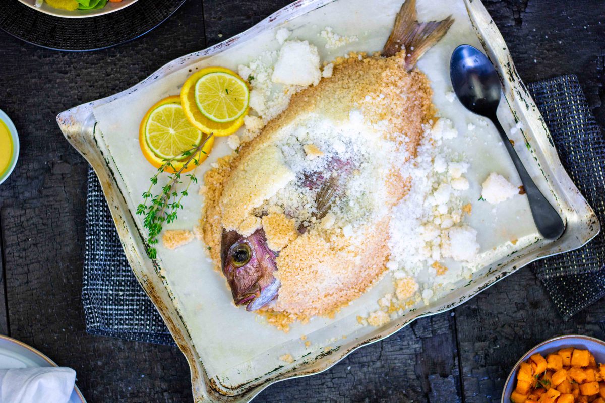 Dorade In Zoutkorst Met Zoete Aardappel