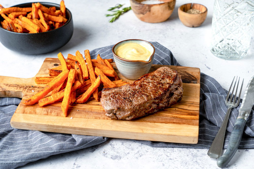 Entrecote Met Bearnaisesaus En Zoete Aardappelfriet