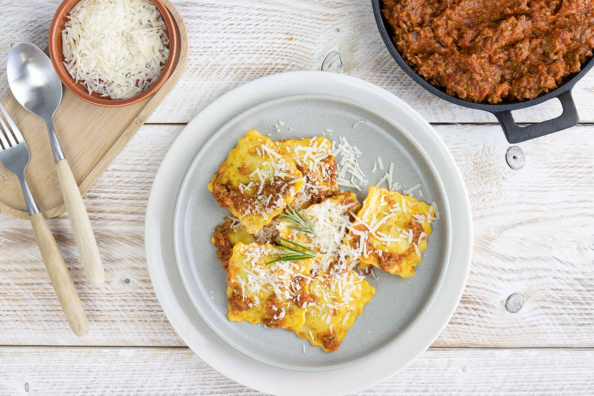 Familie Ghiorsi Genuese Ravioli Met Sugo Saus