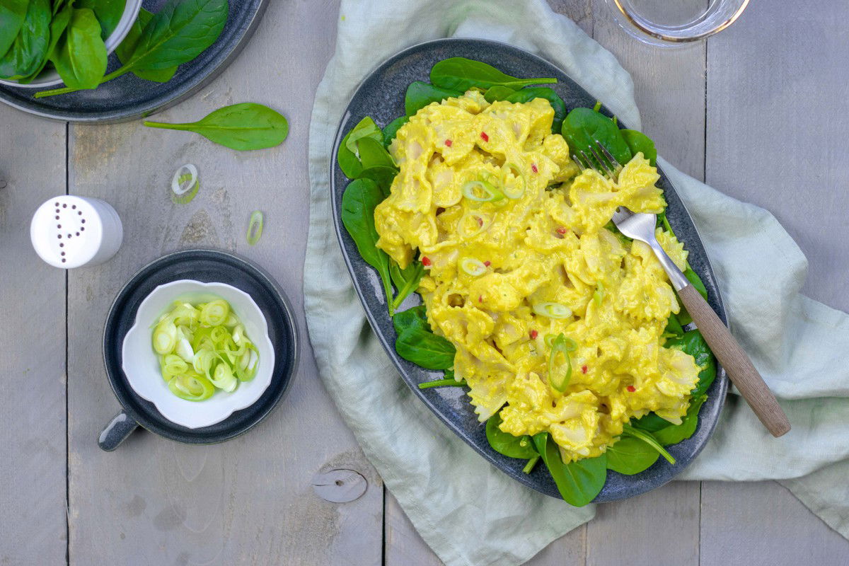 Farfalle Met Kerriesaus En Witvis