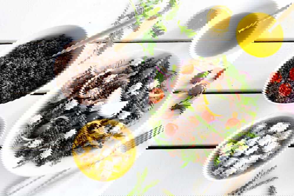 Frisse Linzensalade Met Witte Kaasblokjes