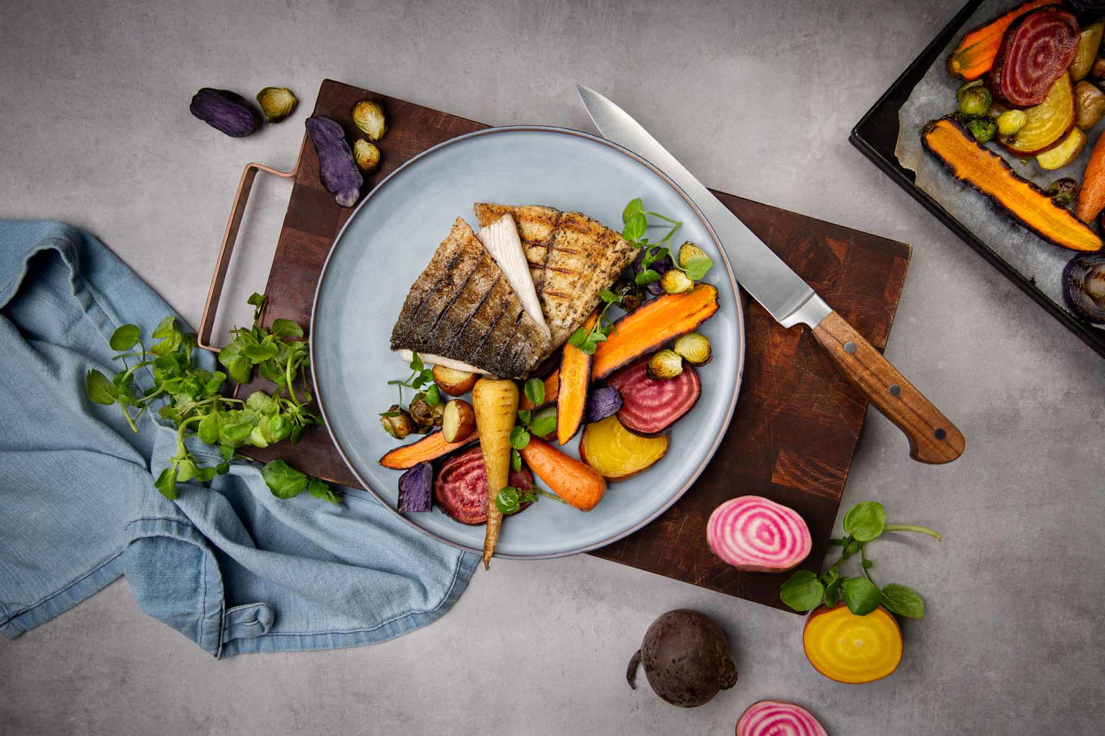 Gegrilde Vis Met Groenten Uit De Oven