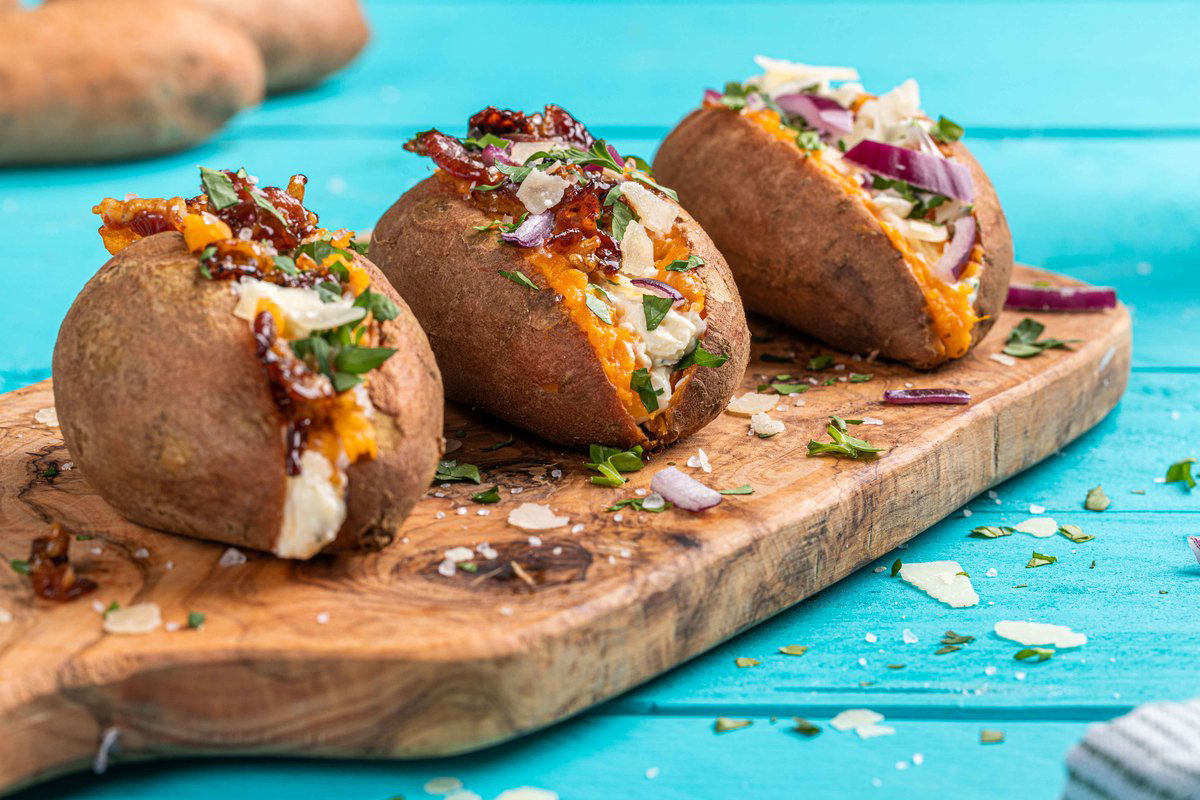 Gepofte Zoete Aardappel Met Spek