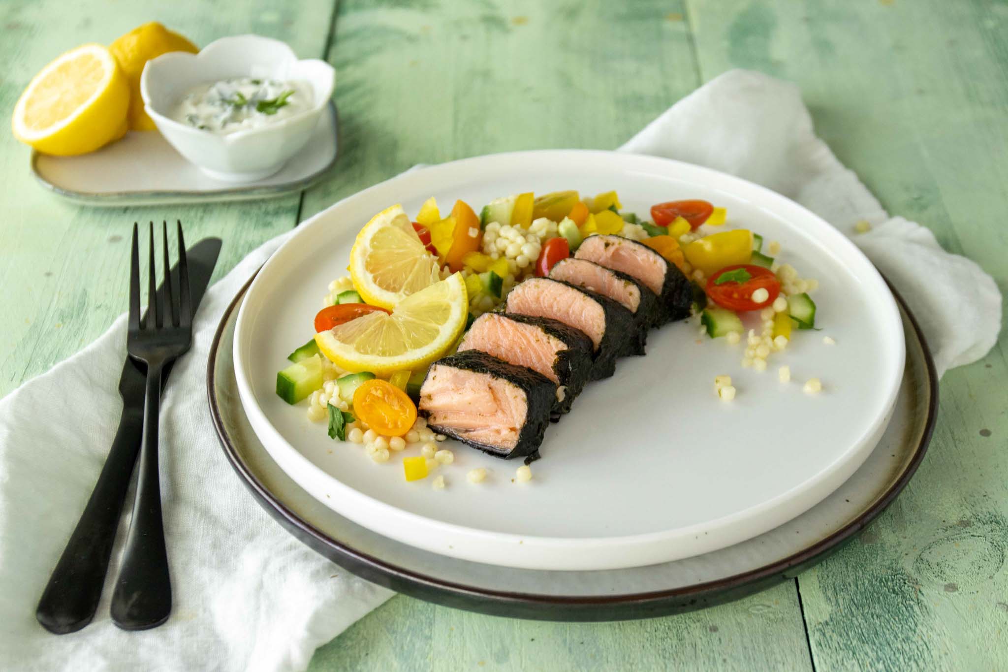 Gestoomde Zalm In Nori Met Couscoussalade