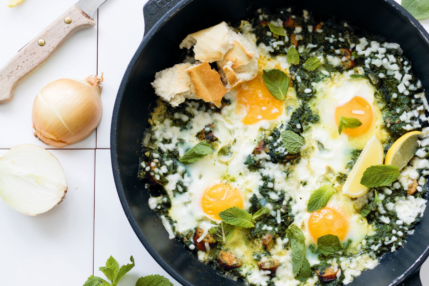 Groene Shakshuka Met Spinazie Munt