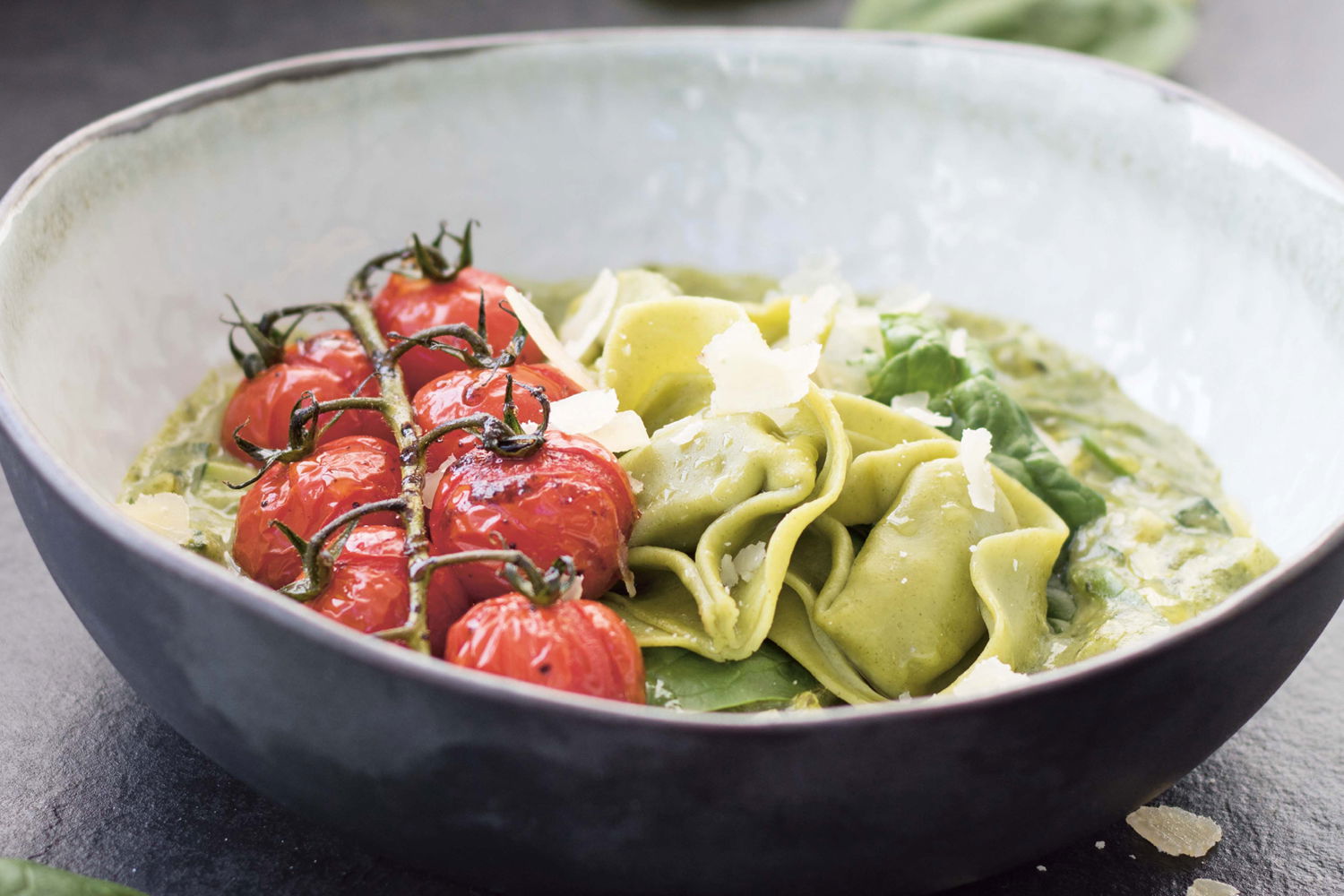 Groene Tortelloni In Spinazie Ricottasaus