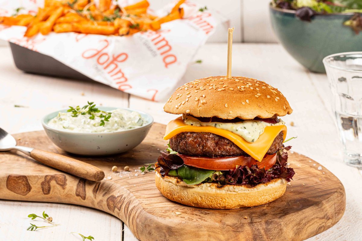 Hamburger Met Twents Kruidentuintjesalade