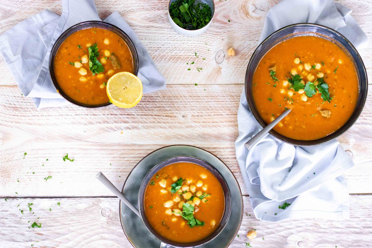 Harira Geurige Marokkaanse Soep Met Linzen En Kikkererwten
