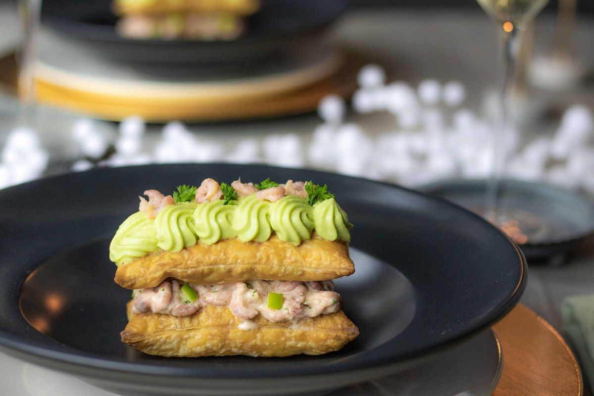 Hartige Tompouce Met Hollandse Garnalen En Avocadocreme