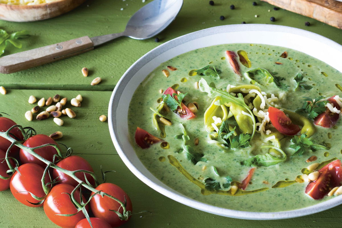 Italiaanse Rucolasoep Met Verse Tortelloni