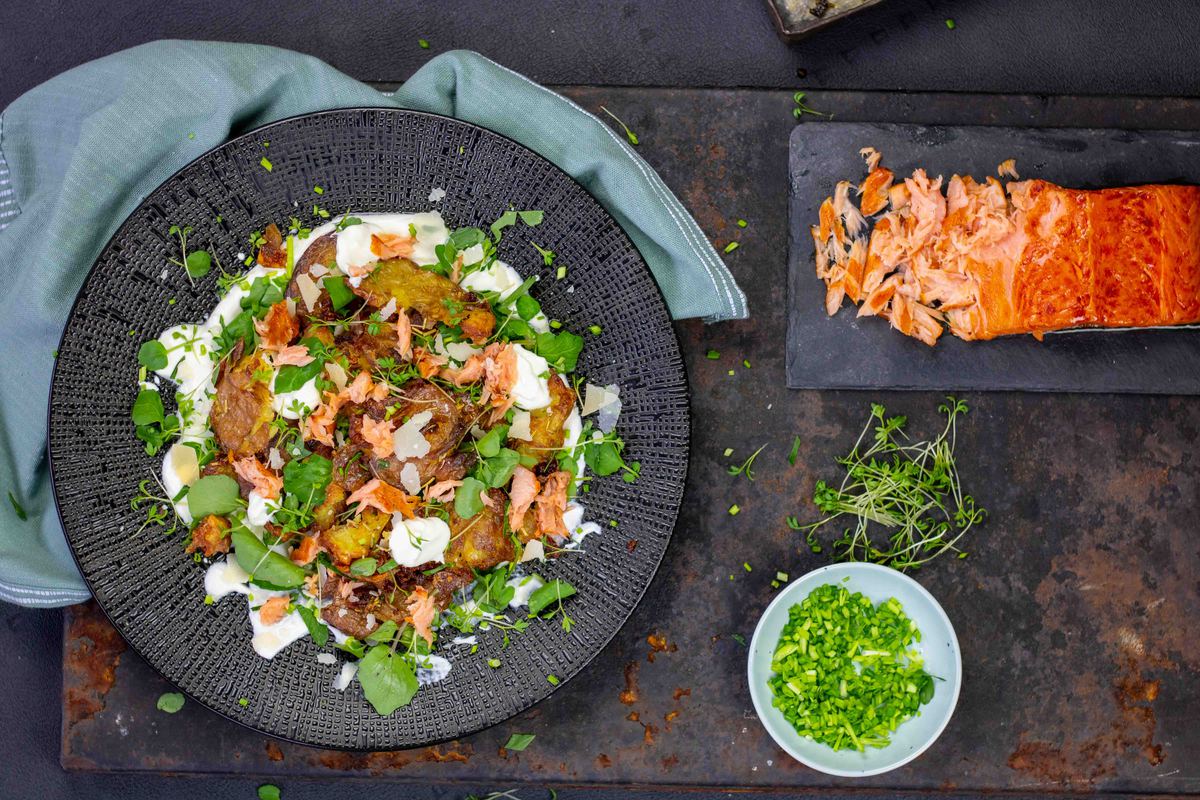Knapperige Aardappelsalade Met Gerookte Zalm