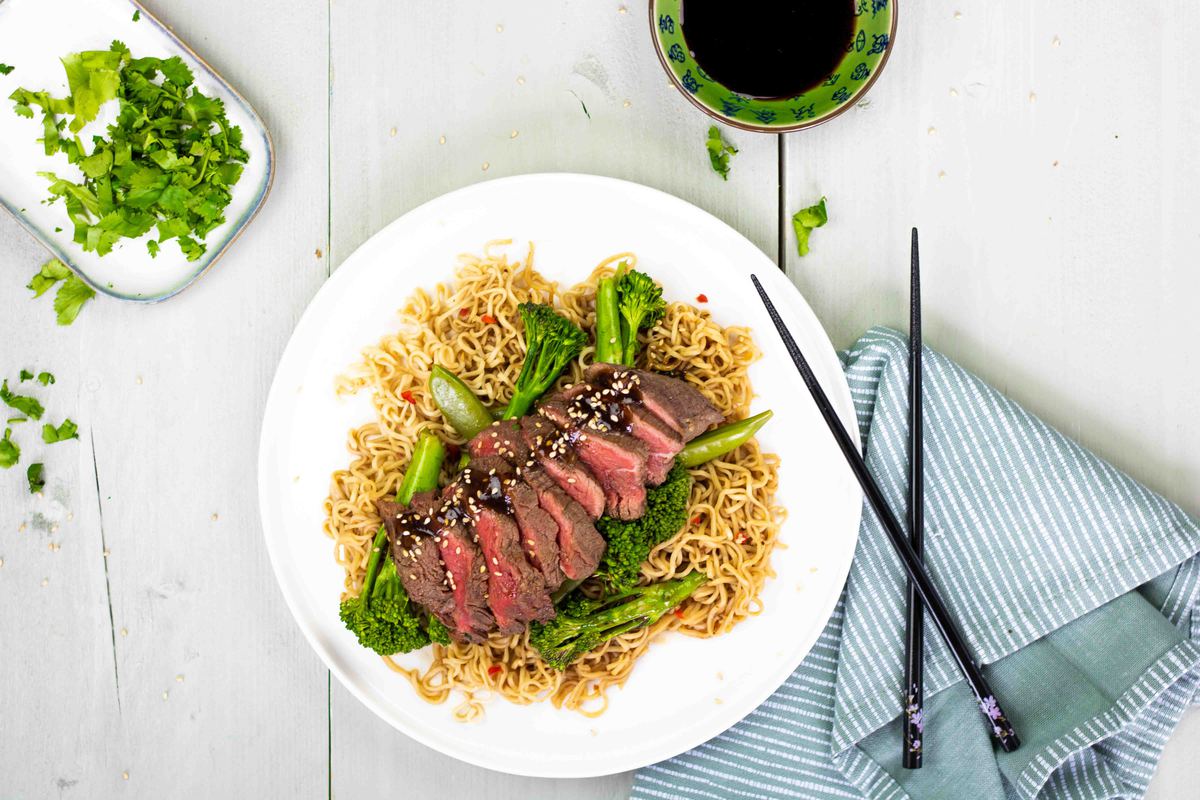 Koreaanse Noedels Met Biefstuk Bimi Sugar Snaps