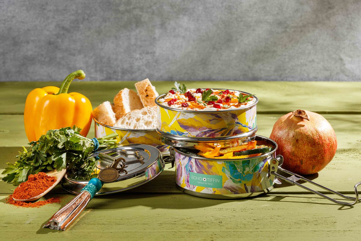 Labneh Met Turks Brood En Gegrilde Groente