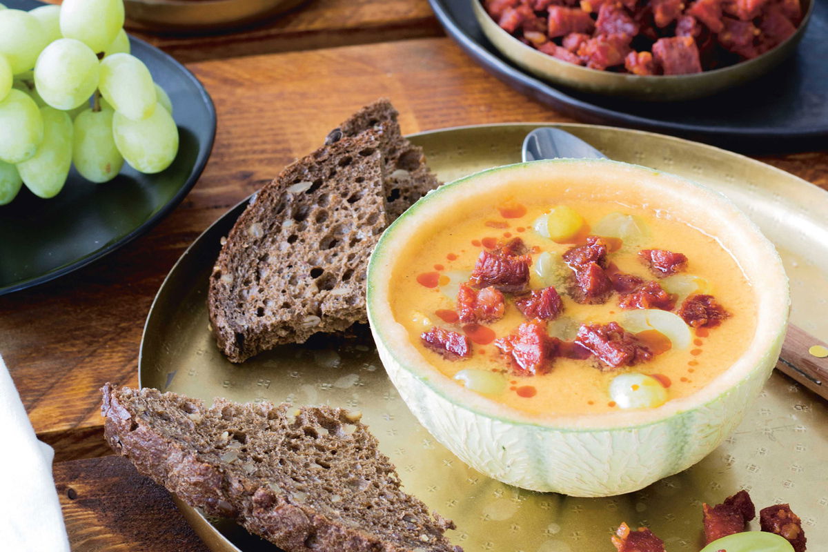 Meloengazpacho Met Chorizo En Witte Druif