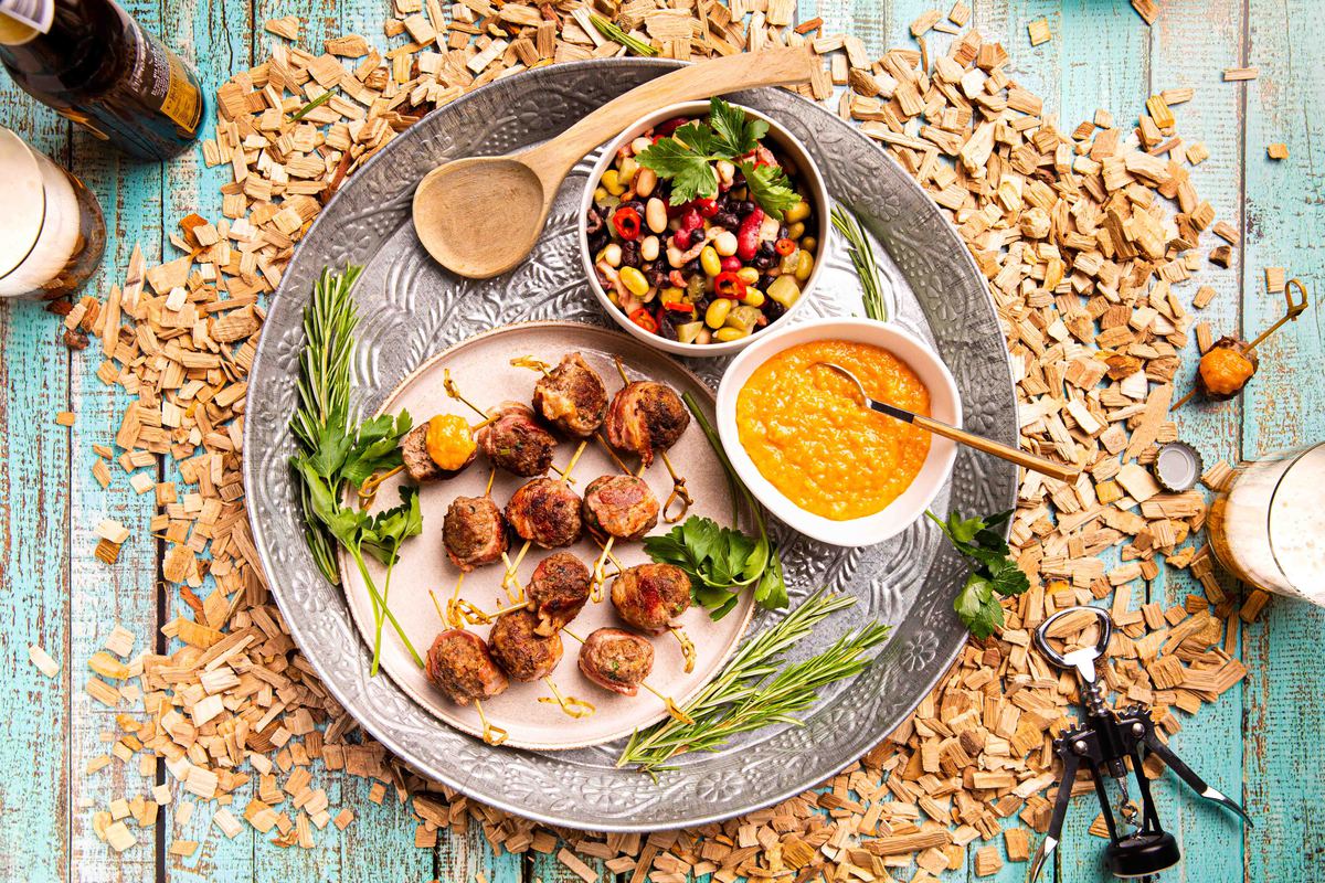 Moink Balls Met Mango Barbecuesaus