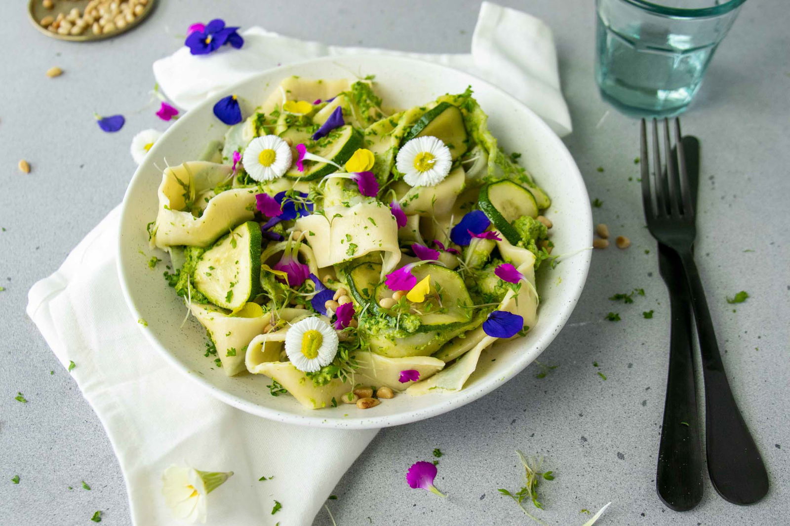 Pappardelle Met Rucola Pesto En Bloemetjes