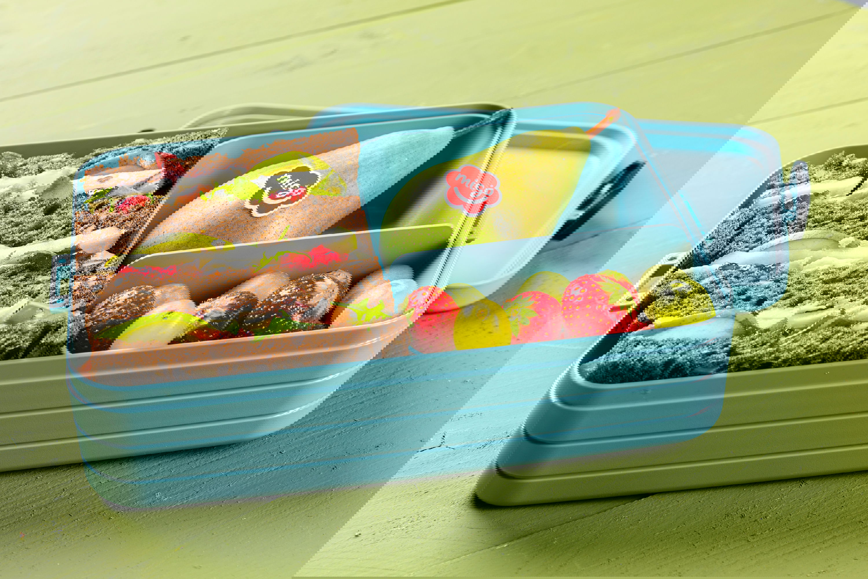 Peer Sandwich Met Brie En Parmaham