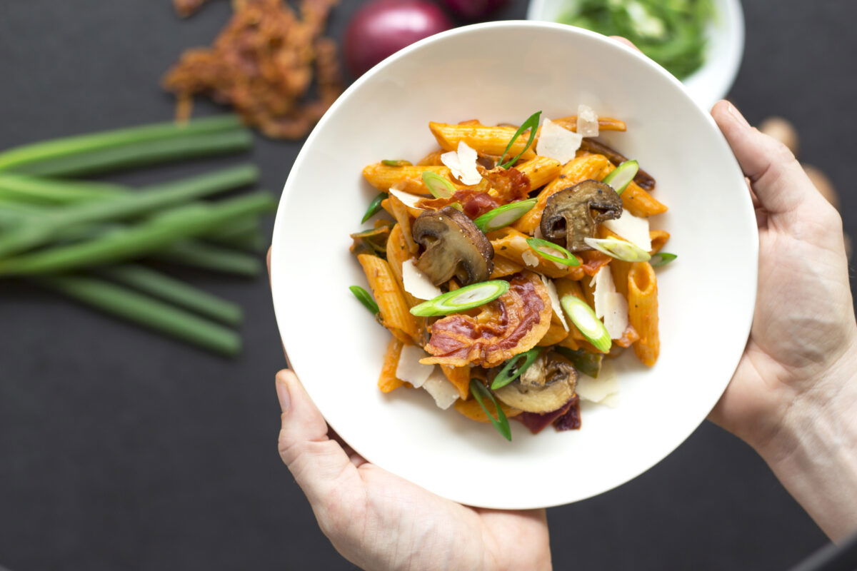 Penne Met Pancetta Lente Ui En Champignons