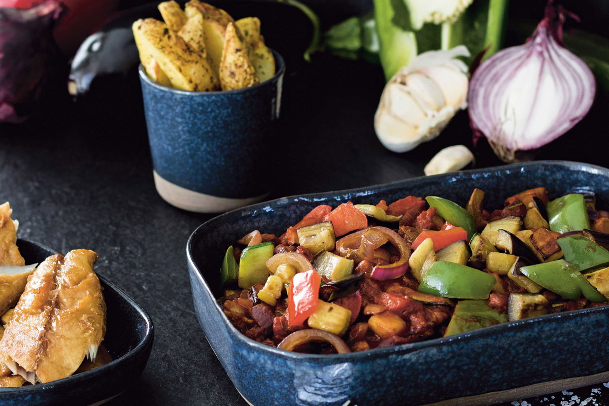 Provençaalse ratatouille met kruidige aardappeltjes
