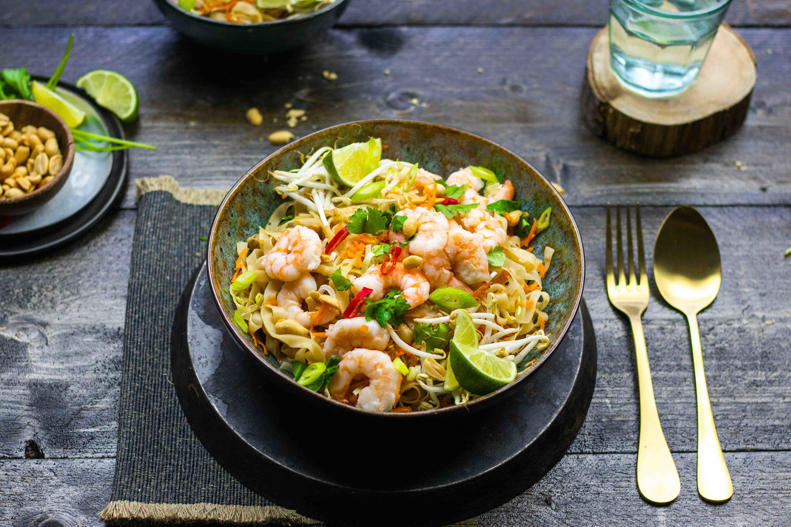 Rijstnoedels Met Garnalen Tauge En Pindas