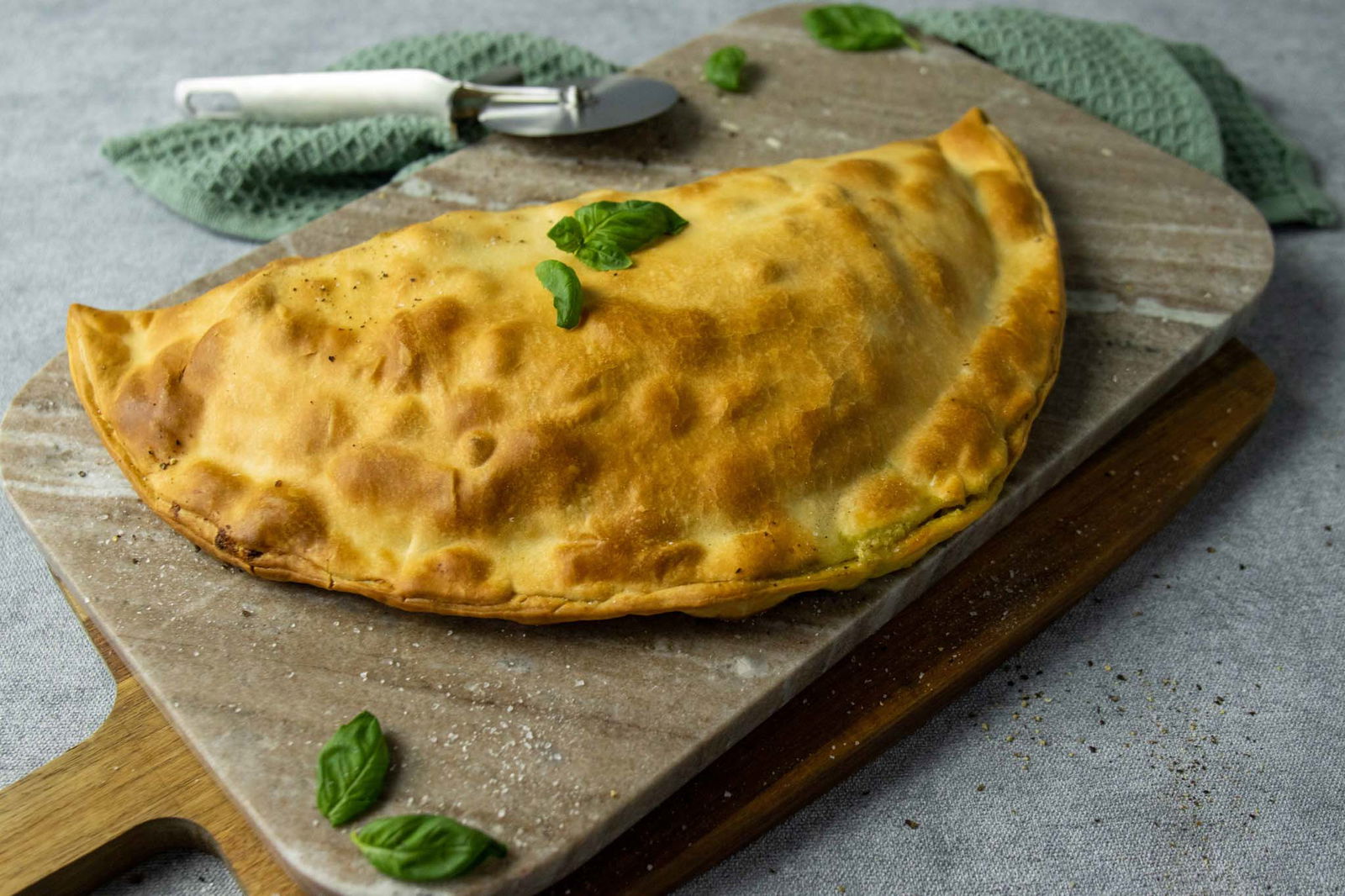 Romige Kip Pesto Calzone