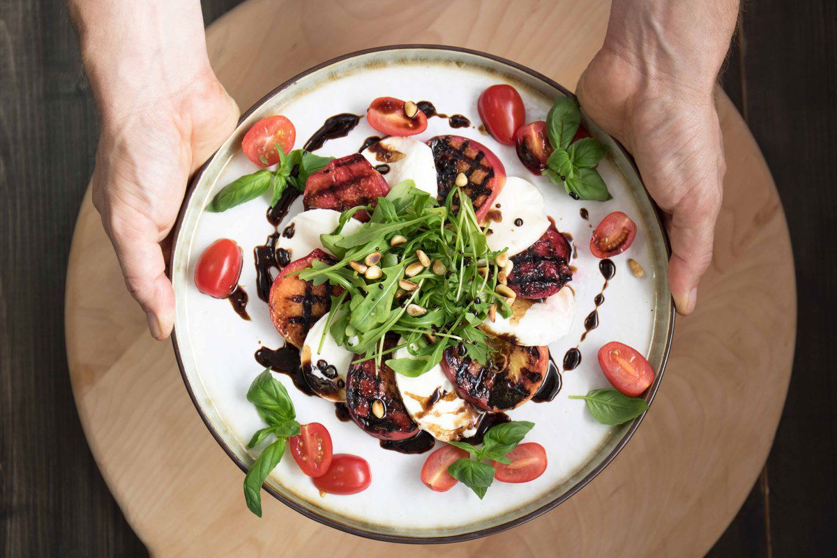 Salade Caprese Met Gegrilde Perziken