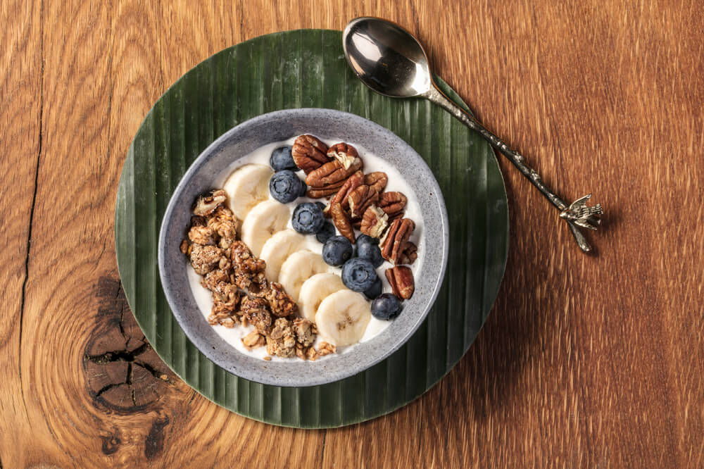 Smoothie Bowl Banaan Met Blauwe Bessen En Pecannoten