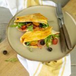 Snelle quesadilla met Italiaanse vulling