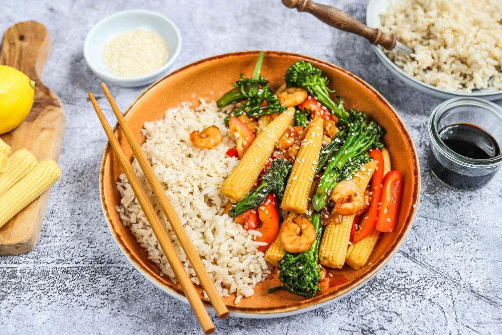 Snelle Wokmaaltijd Met Garnalen