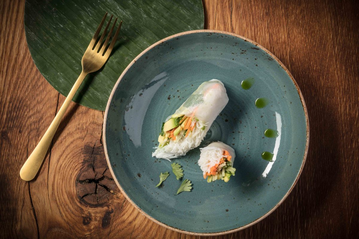 Summer Rolls Met Banaan Avocado Wortel En Komkommer