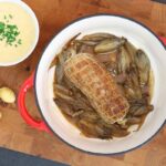 Varkensfiletrollade met mosterdsaus en gestoofde sjalotten
