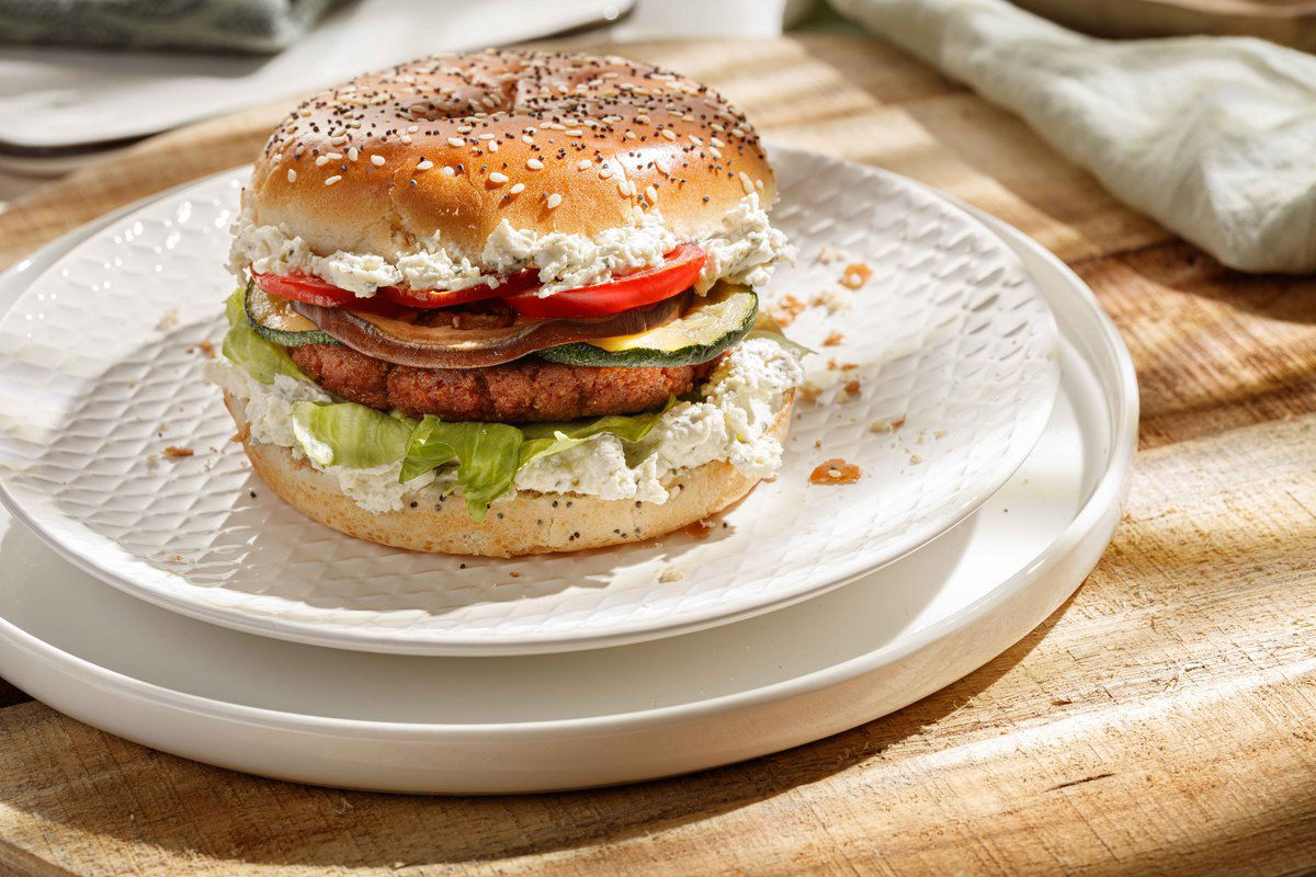 Vegetarische Burger Met Mediterrane Groenten