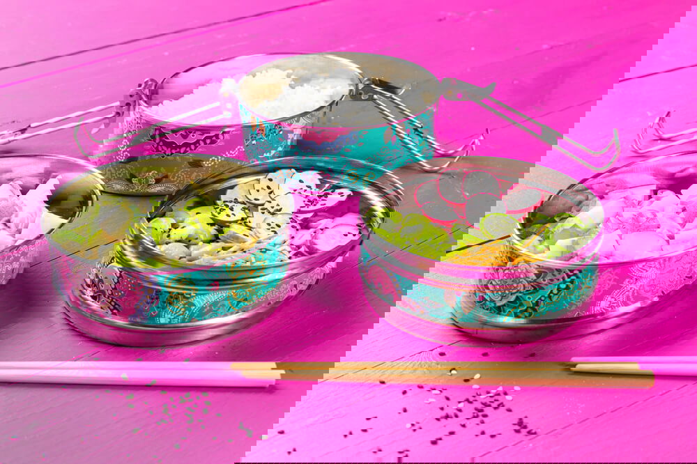 Vegetarische Poke Bowl Met Knapperige Stukjes Peer