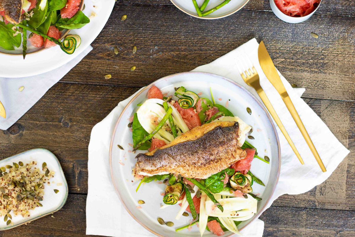 Venkel Grapefruitsalade Met Gebakken Zeebaars