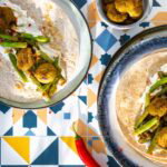 Wrap met falafel en kruidige boontjes