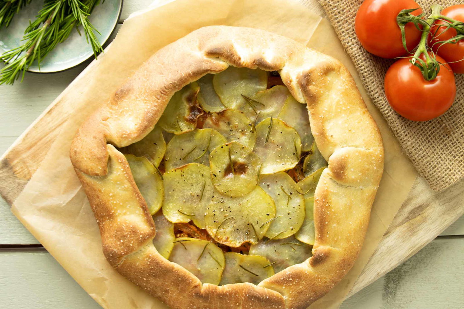 Zelfgemaakte Pizza Met Aardappel En Olijven